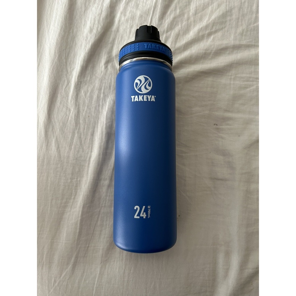 New 24 oz Original Takeya Sports Bottle Stainless-Steel Vacuum-Insulated Blue